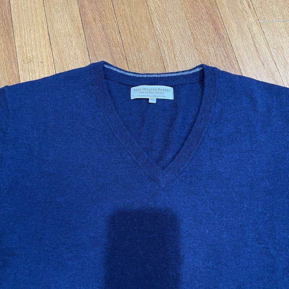 Aran Sweater Market Mens V Neck Lambswool Pullover Sweater Size XL Navy Blue EUC - Picture 7 of 9